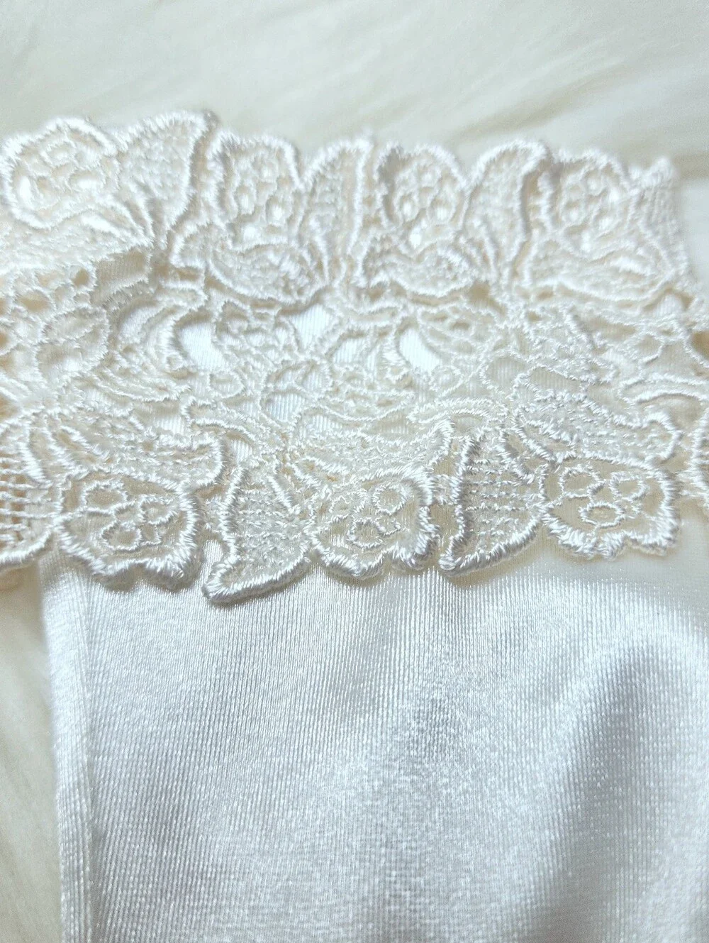 Vintage Satin Gloves With Lace Cuff Stretch Size Medium